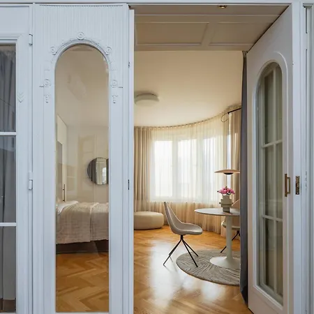 Days - Luxury In Hip Area - 