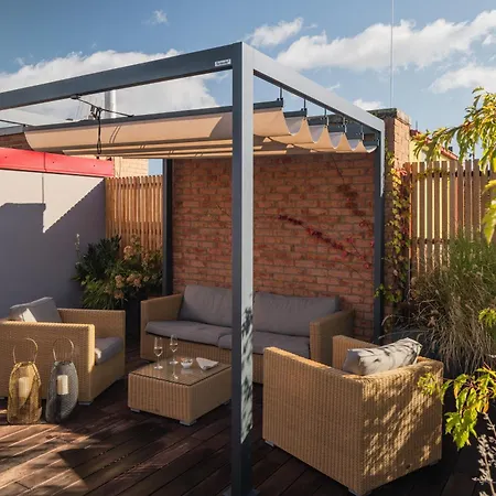 Days - Luxury In Hip Area - 