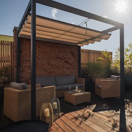 Days - Luxury In Hip Area - 