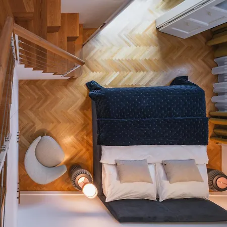 Days - Luxury In Hip Area - 