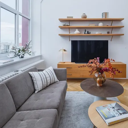 Days - Luxury In Hip Area - 