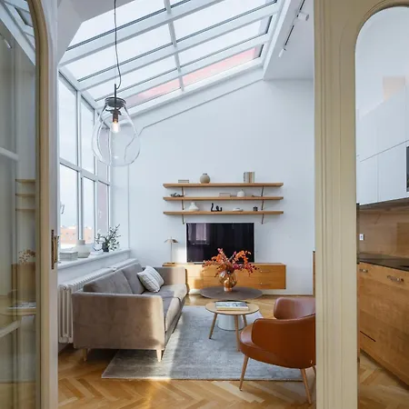 Days - Luxury In Hip Area - 