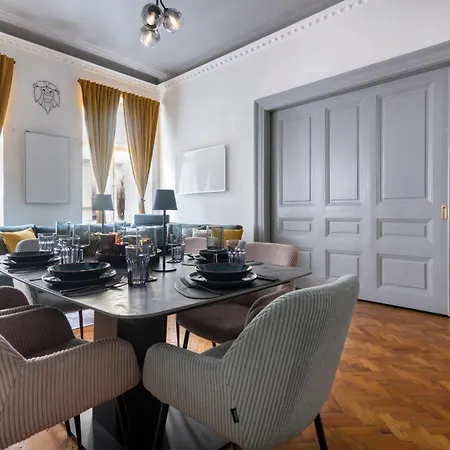 Apartment 3 Bedroom *