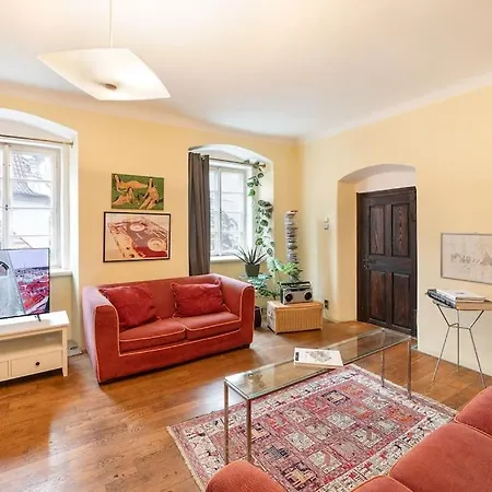Apartment 18th Century Under Castle *
