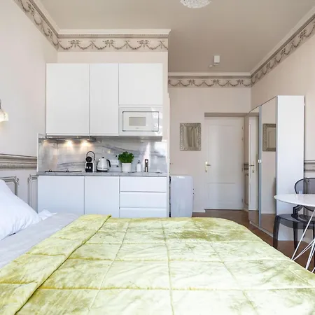 Days - Sunny Riverside With Terraces Apartment