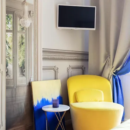 Days - Sunny Riverside With Terraces Apartment Prague