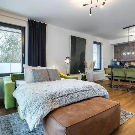 Invalidovna With Free Parking Apartment