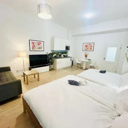 Cozy Design Right Next To Wenceslas Square Apartment