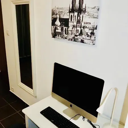 Cozy In 3 Apartment Prague