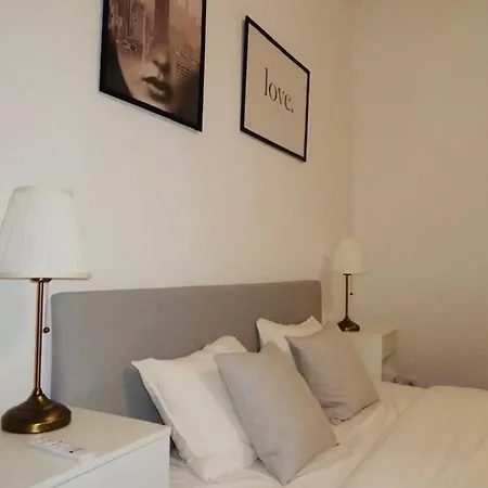 Cozy In 3 Apartment Prague