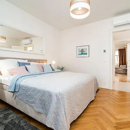 Amazing Two-bedroom With Terrace Prague