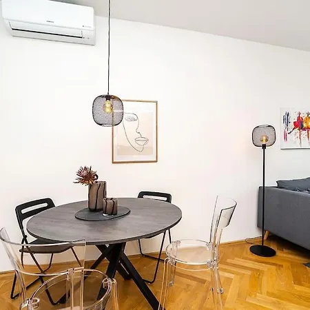 Amazing Two-bedroom With Terrace * Prague