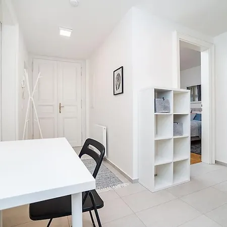 Amazing Two-bedroom With Terrace Apartment