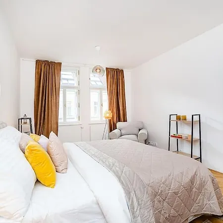 Apartment Amazing Two-bedroom With Terrace