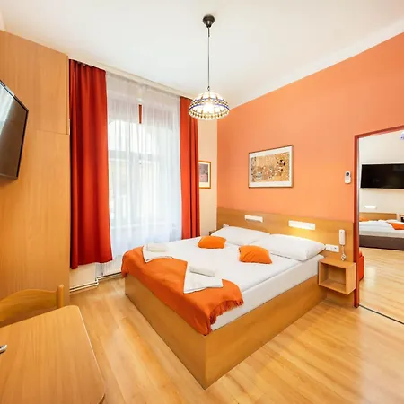 Golden Garni Hotel