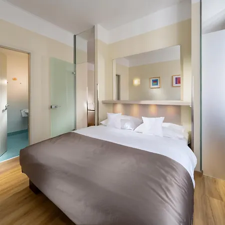 Aparthotel Mamaison Belgicka 4*