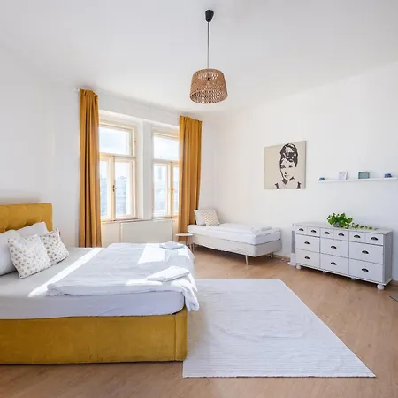 Aparthotel Tesnov 2*