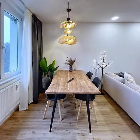 Appartement Jana's Wow Apt, 3 Room, Free Parking, 15'airpt, 25'city *