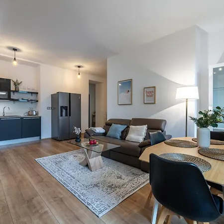 Peaceful & Cozy Living In Vysehrad With A Balcony