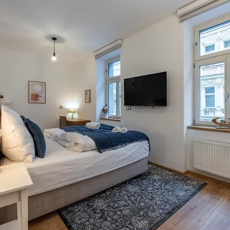Peaceful & Cozy Living In Vysehrad With A Balcony Apartment *