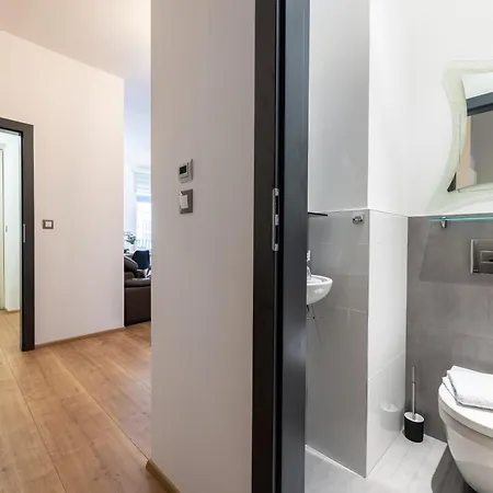Peaceful & Cozy Living In Vysehrad With A Balcony Apartment Prag