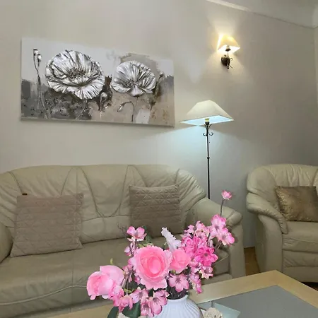 Apartment House Cozy