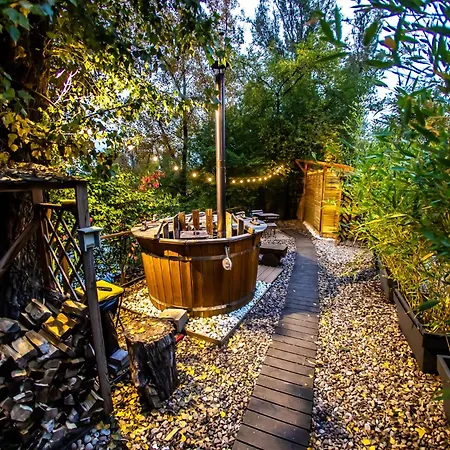Bay Houseboats 3*
