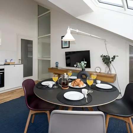 Apartment Days - Attic - Workspace - 100 Mbps Wi-fi - Park Nearby