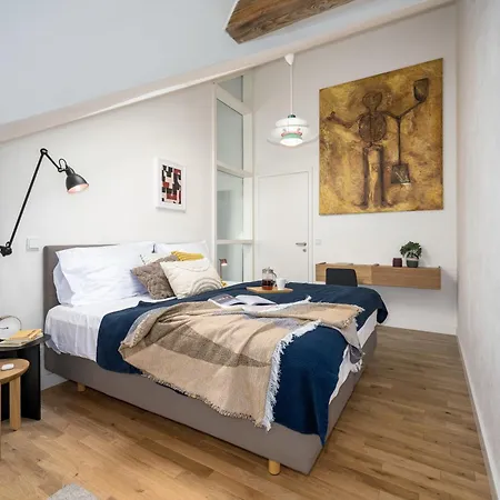 Days - Attic - Workspace - 100 Mbps Wi-fi - Park Nearby Prague