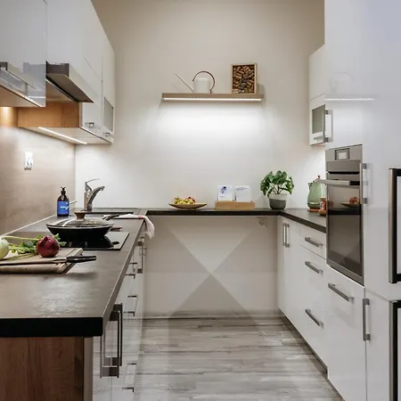 Apartment Days - Family 2bdr - Ac - Darts - Netflix - Hip District