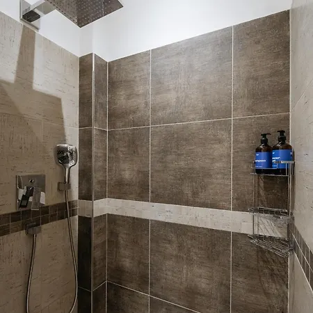 Days - Family 2bdr - Ac - Darts - Netflix - Hip District Apartment Prague