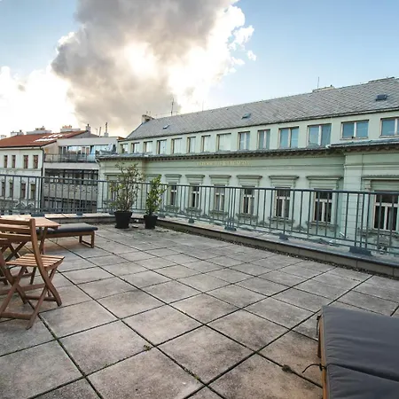 K+k Fenix Hotell