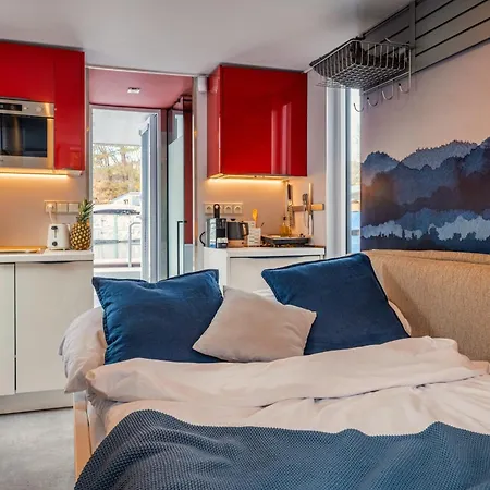 Bådhotel Houseboat Neptun With Paddle Boat - On The River *