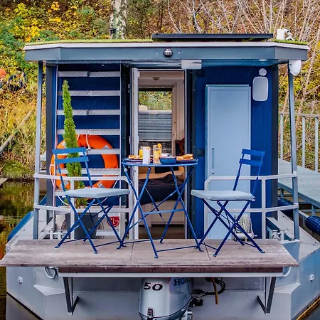 Bådhotel Houseboat Neptun With Paddle Boat - On The River *