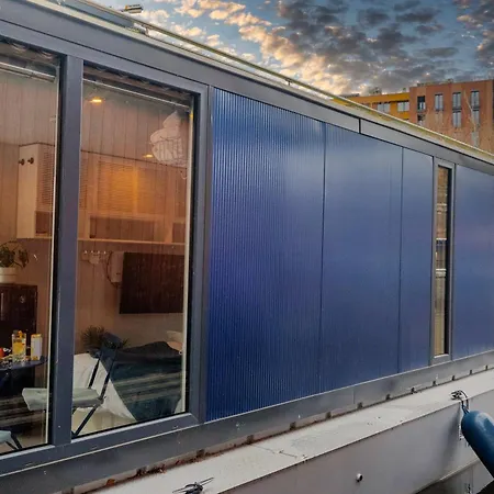 Houseboat Neptun With Paddle Boat - On The River * Prag