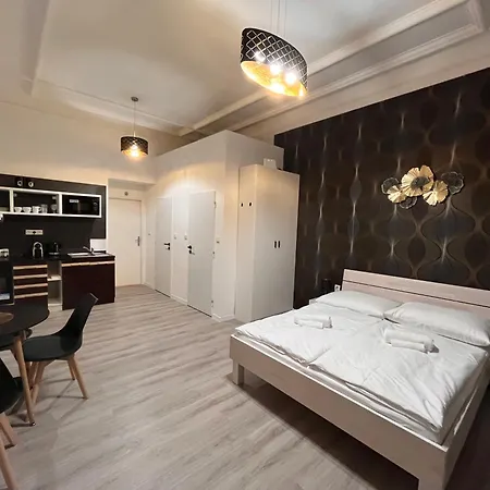 Apartment Golden Old