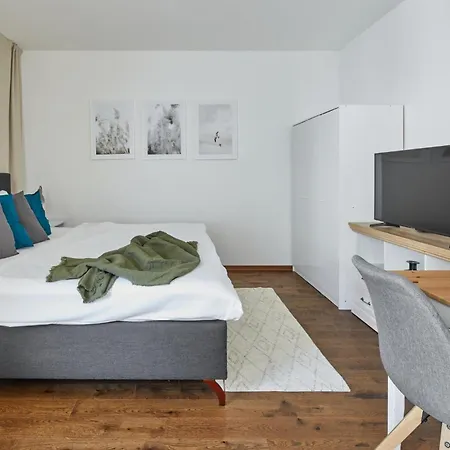 Days Apartment *