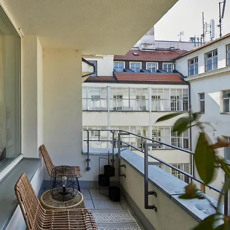 Days Apartment Prague