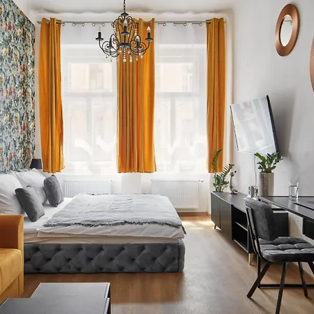 Days - Sunlit 1bdr - Netflix - Yet Quiet - New Town