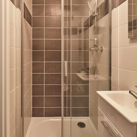 Days - Sunlit 1bdr - Netflix - Yet Quiet - New Town Apartment