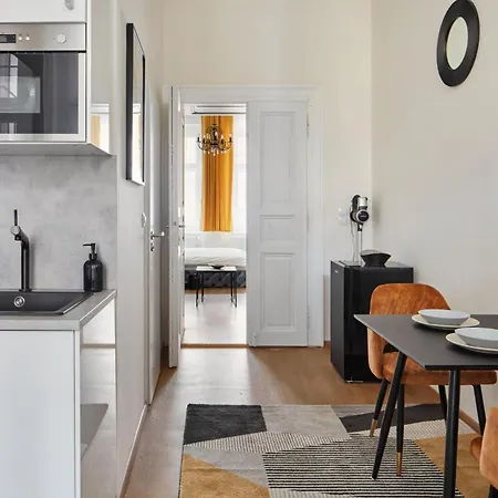 Days - Sunlit 1bdr - Netflix - Yet Quiet - New Town Apartment *