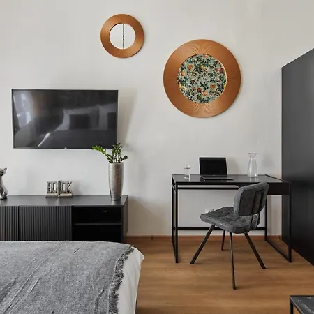 Apartment Days - Sunlit 1bdr - Netflix - Yet Quiet - New Town Prague
