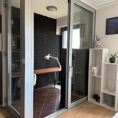 Garden Towers In Center Apartment