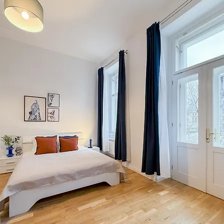 Turnkey I Wenceslas Square Apartment *
