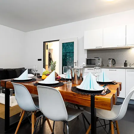 Kingdom Silver Deluxe Apartment