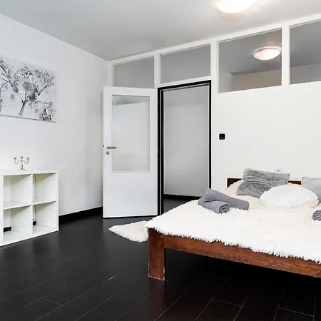 Kingdom Silver Deluxe Apartment Prague