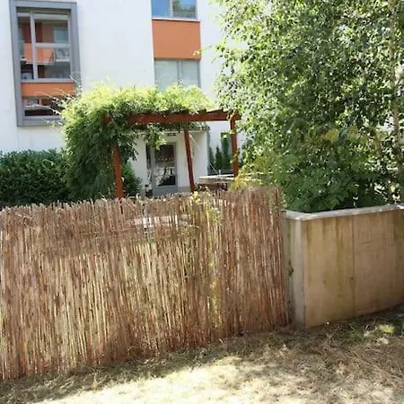 Charming Small And Private Garden *