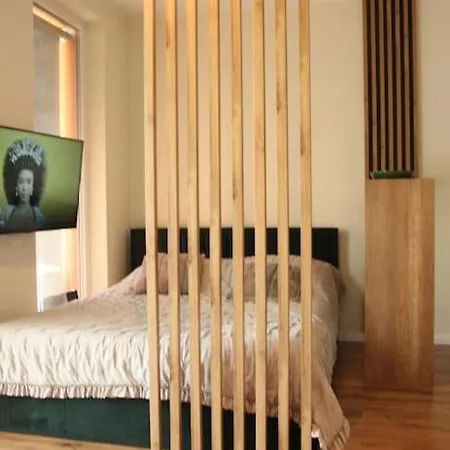 Charming Small And Private Garden Apartment Prague