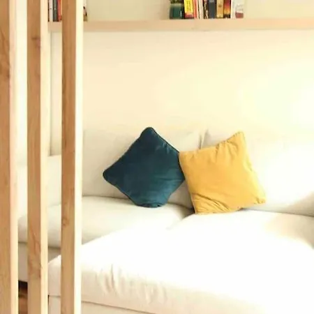 Apartment Charming Small And Private Garden Prague