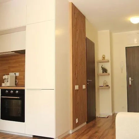 Apartment Charming Small And Private Garden